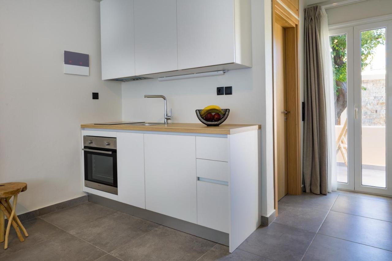 קאטו דרטסו S U E N O - Studios And Apartments, With Shared Pool מראה חיצוני תמונה