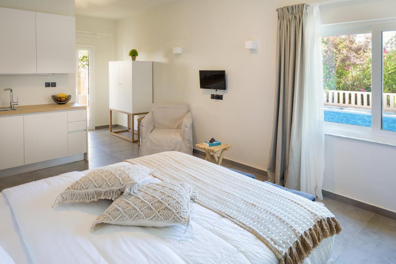 קאטו דרטסו S U E N O - Studios And Apartments, With Shared Pool מראה חיצוני תמונה