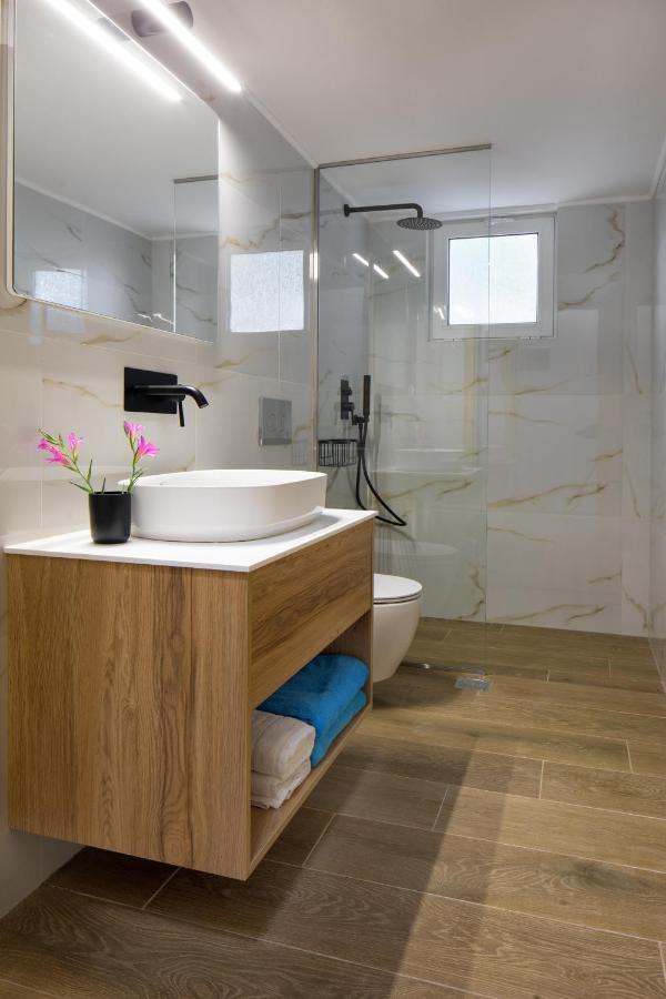 קאטו דרטסו S U E N O - Studios And Apartments, With Shared Pool מראה חיצוני תמונה