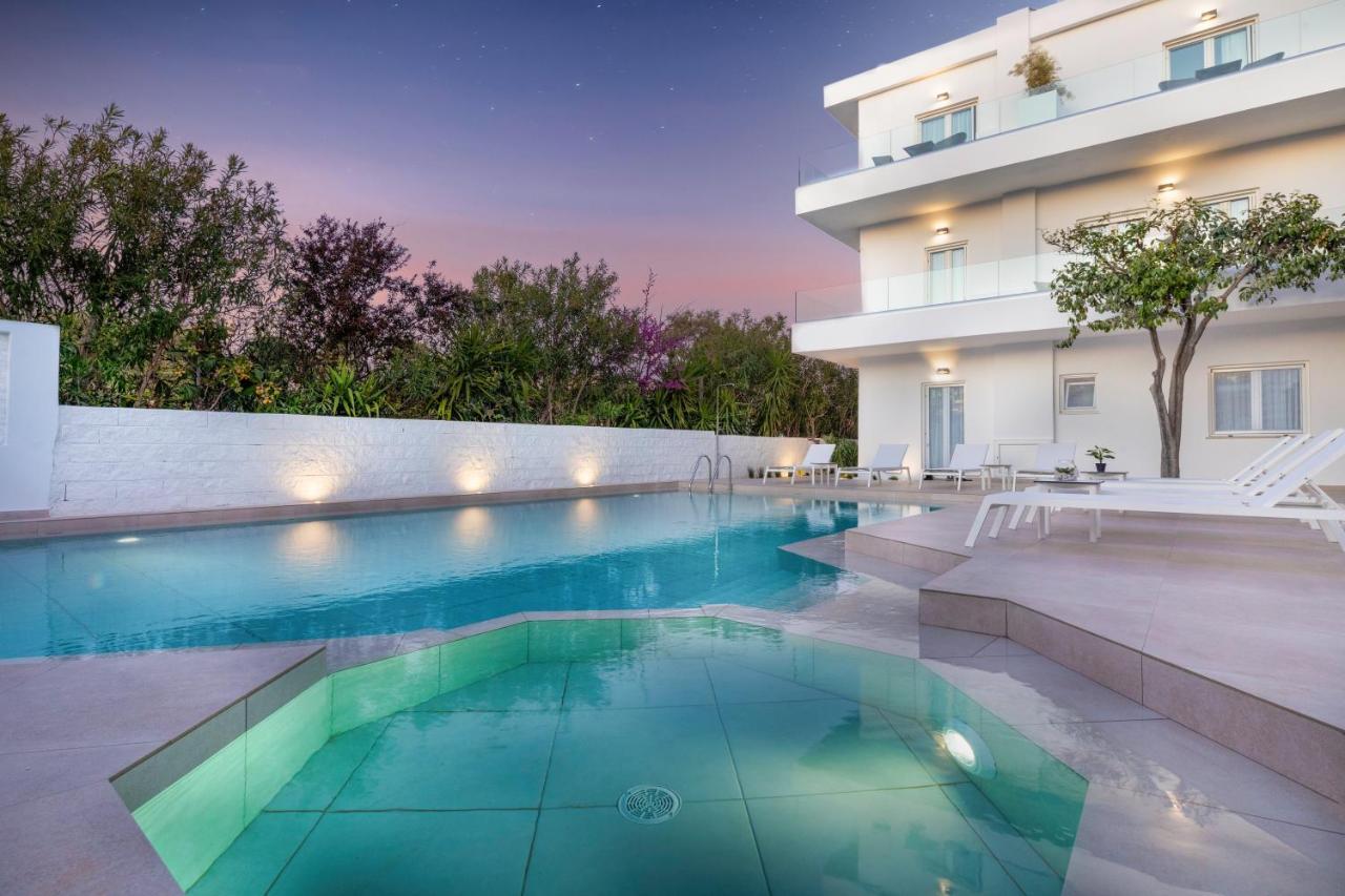 קאטו דרטסו S U E N O - Studios And Apartments, With Shared Pool מראה חיצוני תמונה